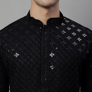 Men Embroidered Kurta